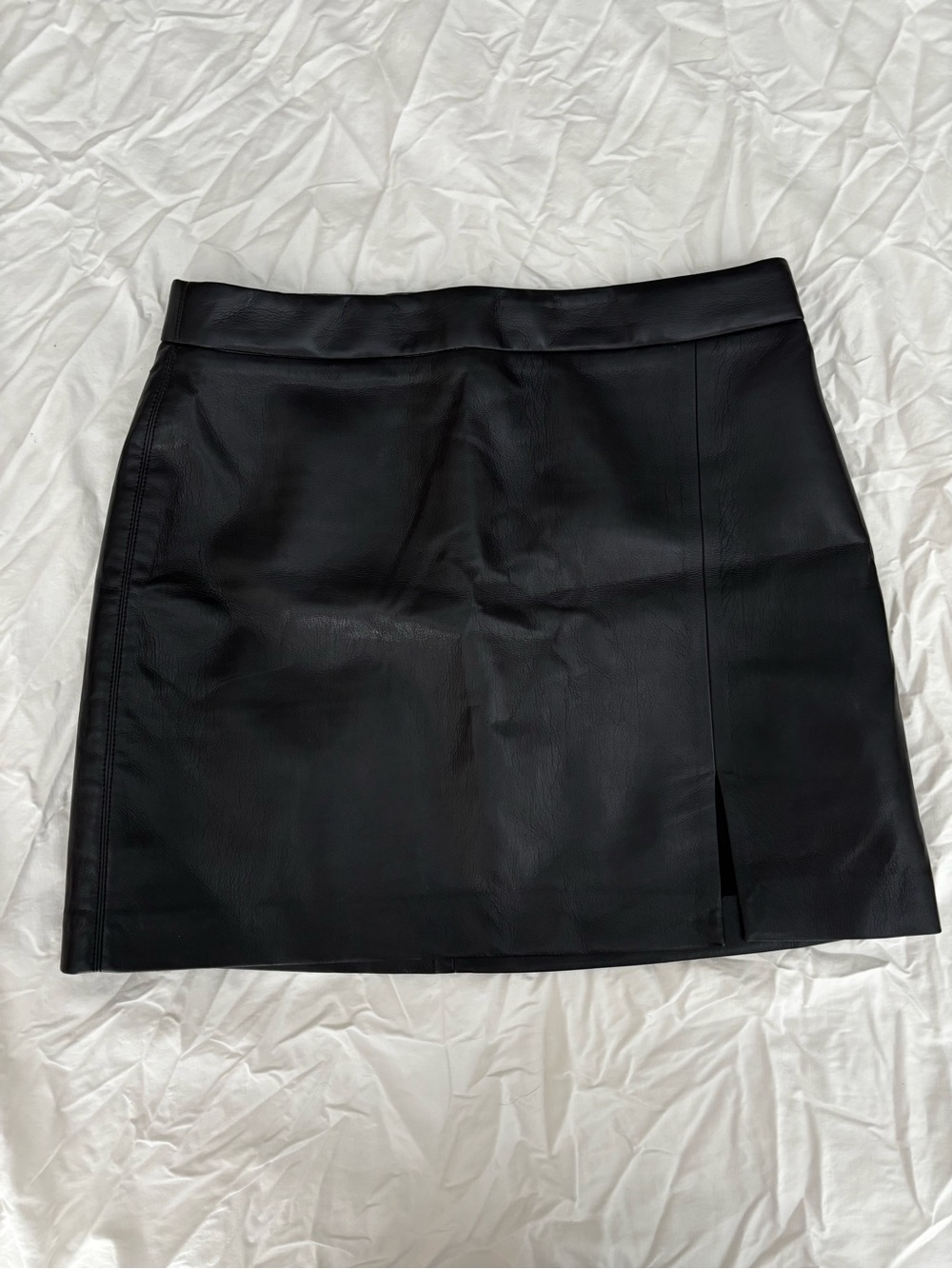 Wilfred Vegan Leather Mini Skirt